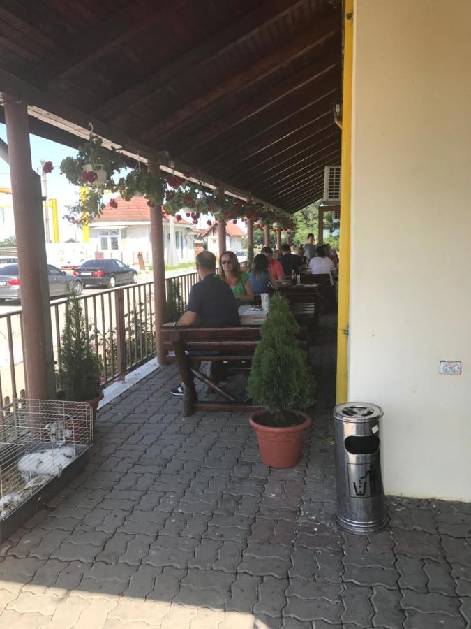 Km 80 Restaurant & Hotel Mavrodolu Exterior photo